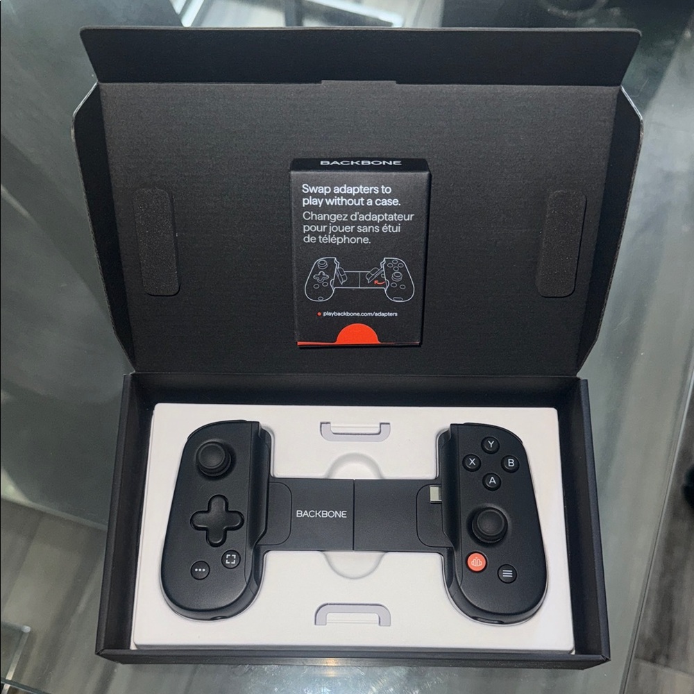Backbone Mobile Gaming Controller - USB C - Picture 2 of 10